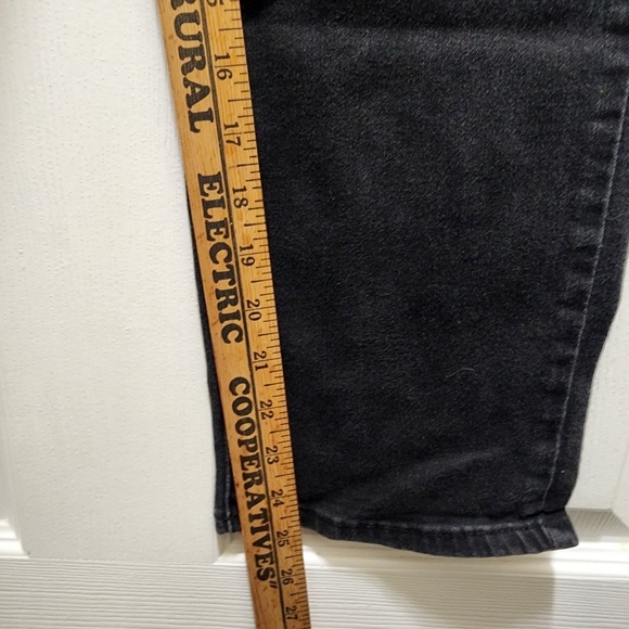 Levi's Jeans Women's 12S 31x38 Classic Straight Black 31 X 28 Dark Wash - Picture 6 of 9